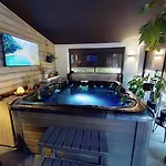 Le Tonneau Insolite Bacchus - Le Souffle Du Saule - Bed & Breakfast