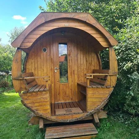 Le Tonneau Insolite Bacchus - Le Souffle Du Saule - Bed and Breakfast *